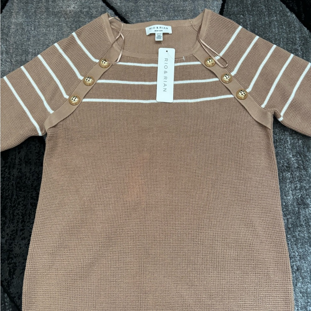 Tan and White Raglan Short Sleeve Blouse